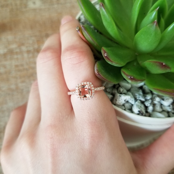🔥 14kt Rose Gold Princess Morganite Ring🔥 - Picture 3 of 5